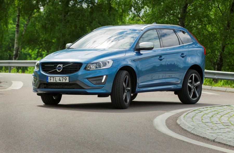  Volvo XC60 R-Design 2015 года  (фото 6 из 16)